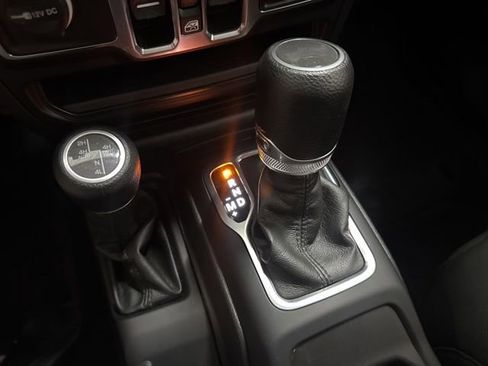 Used 2023 Jeep Wrangler Unlimited w/ Cold Weather Group AWD/4WD image 41