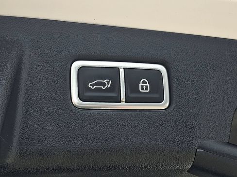 Certified 2023 Kia Sorento SX Prestige w/ Panoramic Sunroof Package AWD/4WD image 28