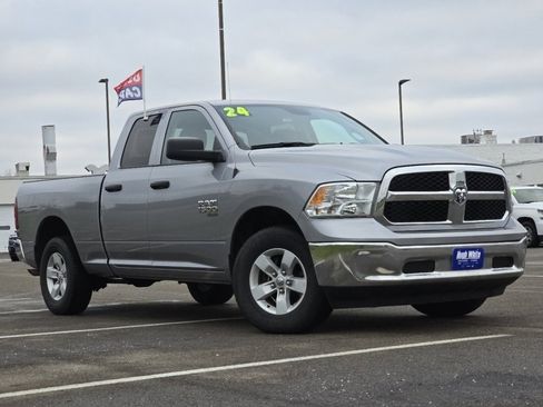 Used 2024 RAM 1500 Classic SLT image 2
