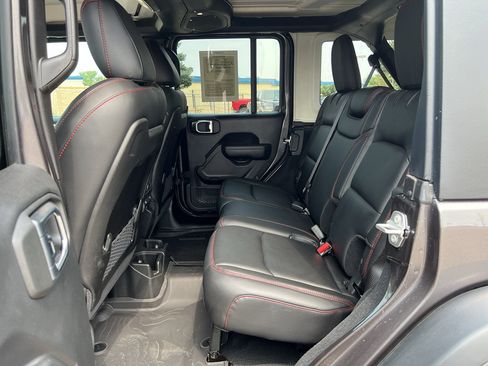 Used 2026 Jeep Wrangler Unlimited Rubicon w/ Safety Group AWD/4WD image 20