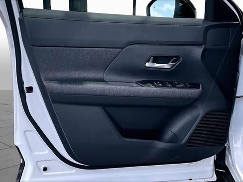 New 2026 Nissan Kicks SV FWD image 10