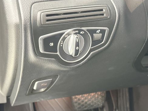 Used 2020 Mercedes-Benz GLC 300 image 10