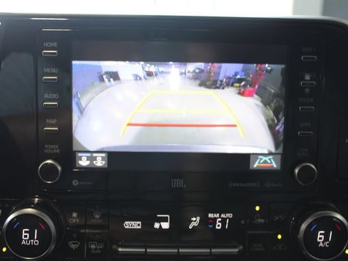 Used 2021 Toyota Highlander Limited AWD/4WD image 17