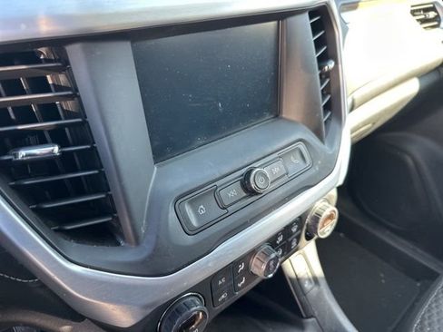 Used 2019 GMC Acadia SLE image 8