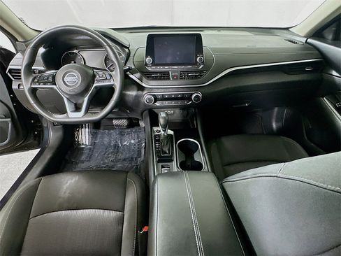 Used 2022 Nissan Altima 2.5 SV w/ SV Premium Package image 15