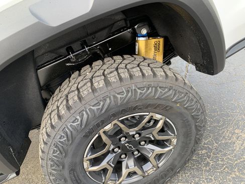 New 2026 Chevrolet Colorado ZR2 w/ Technology Package AWD/4WD image 22