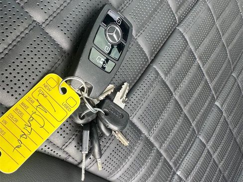 Used 2023 Mercedes-Benz Sprinter 3500 image 33