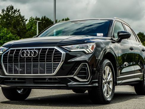 Used 2025 Audi Q3 2.0T Premium AWD/4WD image 9