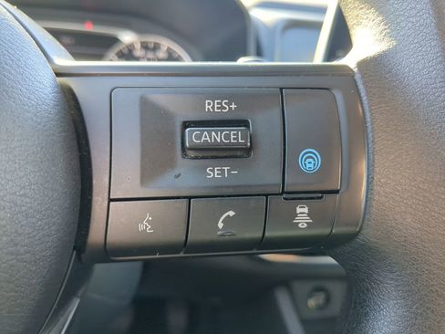 Used 2024 Nissan Rogue SV AWD/4WD image 30