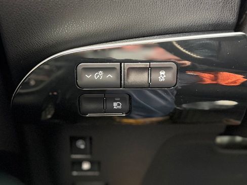 Used 2021 Toyota Prius Prime LE image 22