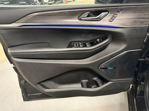 Used 2021 Jeep Grand Cherokee L Overland w/ Luxury Tech Group IV image 8