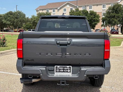 Used 2025 Toyota Tacoma SR5 AWD/4WD image 5
