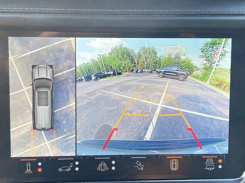 Used 2023 GMC Yukon XL Denali w/ Denali Reserve Package AWD/4WD image 15