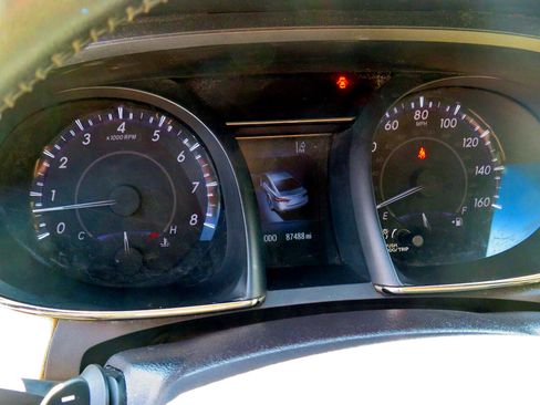 Used 2017 Toyota Avalon Limited image 26