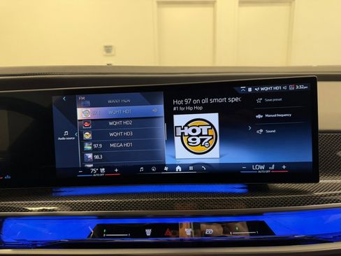 Used 2023 BMW 760i xDrive image 23