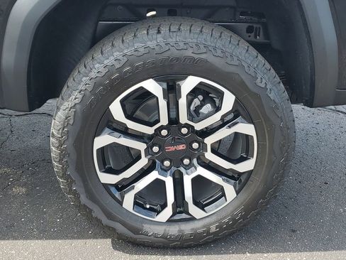 New 2026 GMC Canyon AT4 w/ AT4 Premium Package AWD/4WD image 6