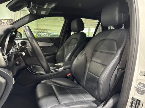 Used 2020 Mercedes-Benz GLC 300 4MATIC image 9