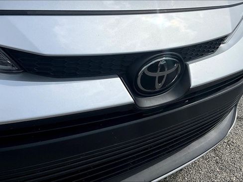 Used 2023 Toyota Corolla LE image 39