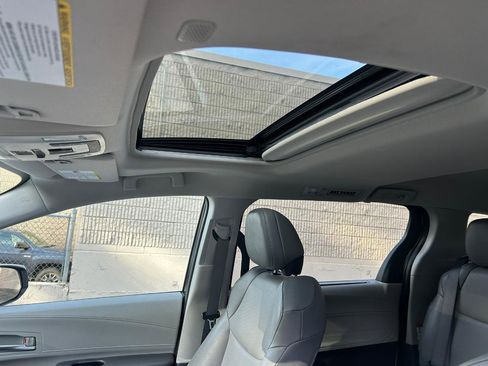 Used 2023 Toyota Sienna XLE AWD/4WD image 12