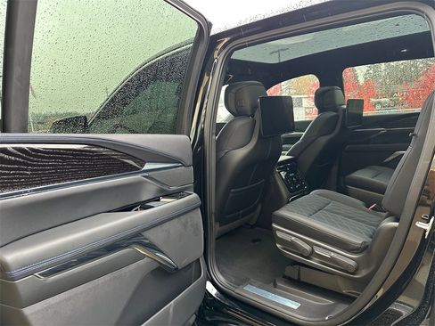 Used 2025 Cadillac Escalade IQ Luxury 1 image 16