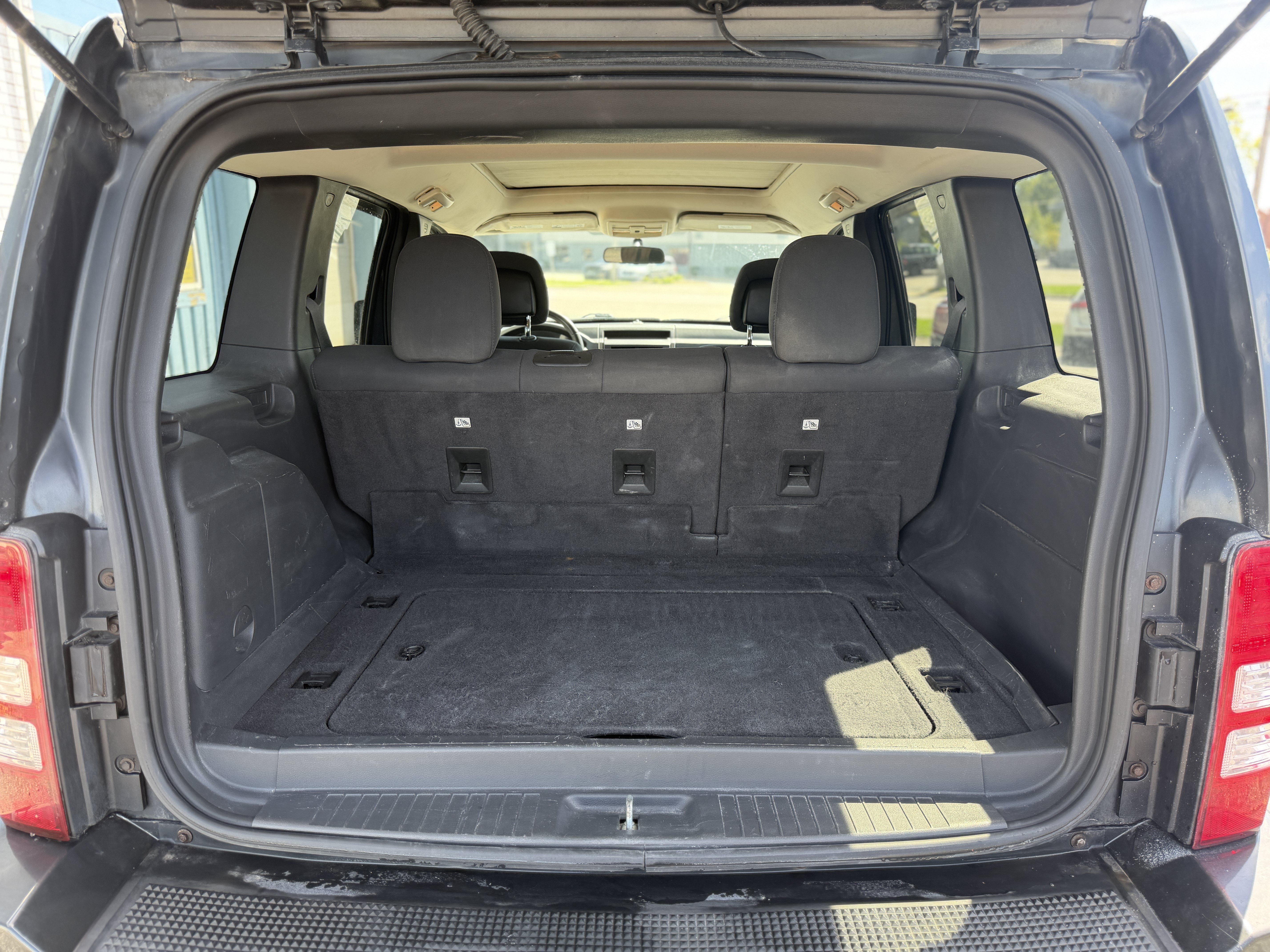 Used 2011 Jeep Liberty Sport w/ Popular Equipment Group AWD/4WD image 30