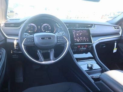 New 2025 Jeep Grand Cherokee L Laredo w/ Luxury Tech Group I