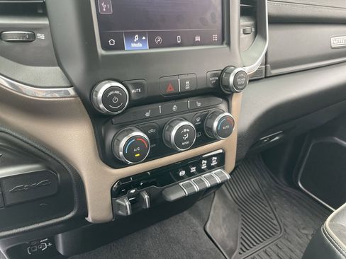 Used 2022 RAM 2500 Laramie AWD/4WD image 18