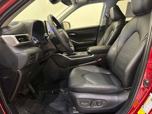 Certified 2025 Toyota Highlander XLE AWD/4WD image 21