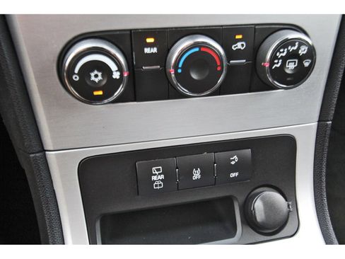 Used 2012 GMC Acadia SLE FWD image 25