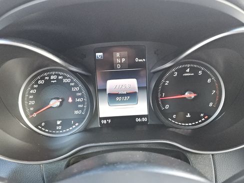 Used 2019 Mercedes-Benz GLC 300 4MATIC image 16