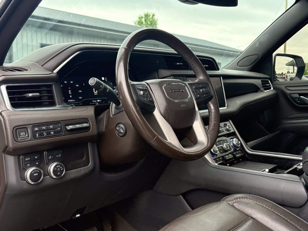 Used 2022 GMC Yukon XL Denali AWD/4WD image 10