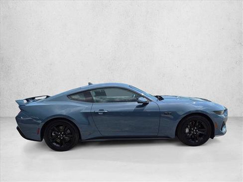 Used 2025 Ford Mustang GT RWD image 4