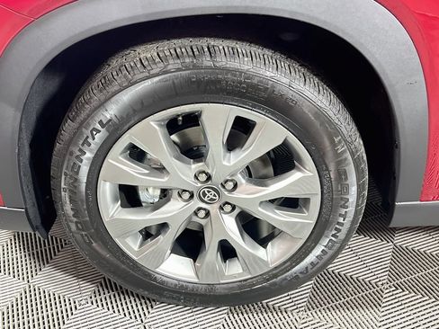 Certified 2025 Toyota Grand Highlander AWD image 24