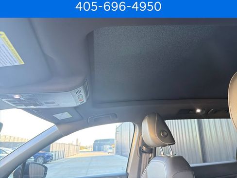 Used 2023 Volkswagen Tiguan SE R-Line FWD image 33