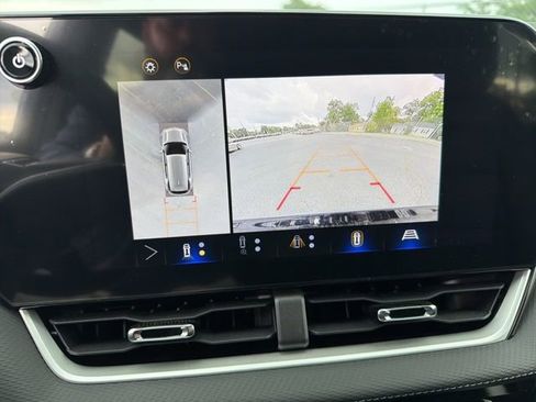 Used 2025 Chevrolet Equinox LT w/ Convenience Package II FWD image 16