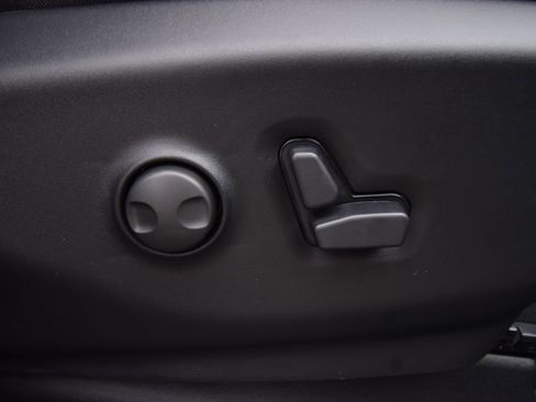 New 2026 Chrysler Pacifica Limited w/ S Appearance Package image 18