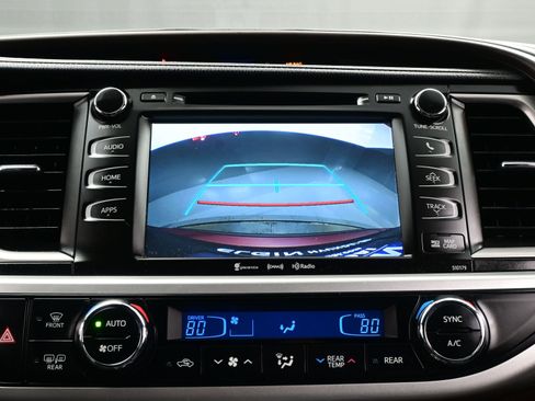 Used 2017 Toyota Highlander XLE image 20