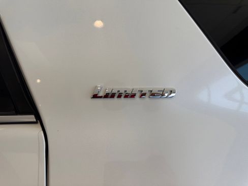 Used 2018 Toyota 4Runner Limited AWD/4WD image 25
