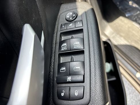 Used 2022 RAM 1500 Big Horn RWD image 16