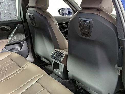 Used 2025 BMW 530i xDrive w/ Premium Package image 40