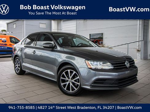 Used 2017 Volkswagen Jetta SE image 1