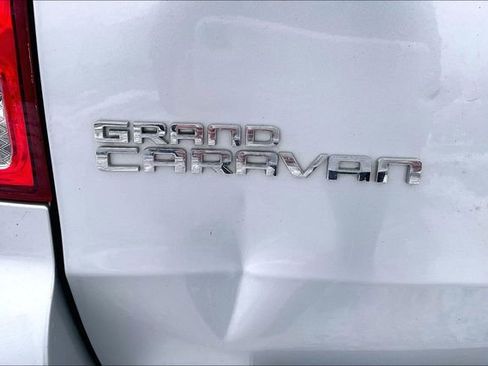 Used 2012 Dodge Grand Caravan SXT image 30