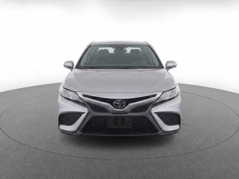 Used 2024 Toyota Camry SE image 5