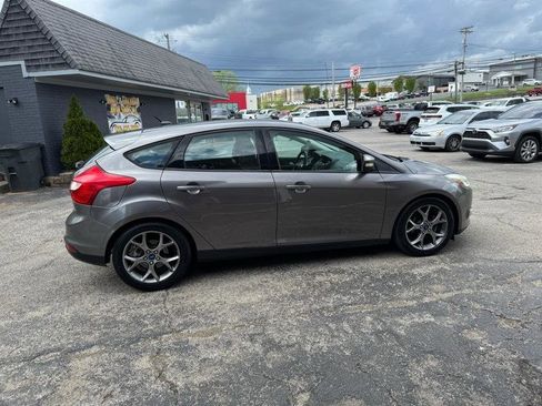 Used 2014 Ford Focus SE w/ Equipment Group 201A image 4
