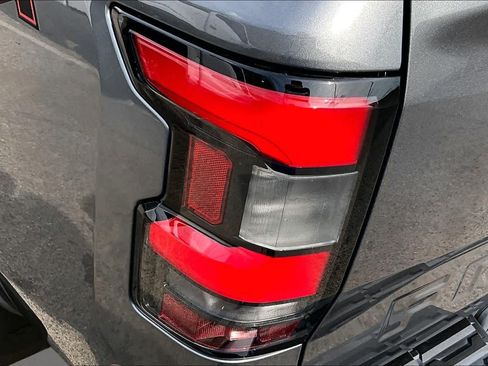Used 2022 Nissan Frontier Pro-X RWD image 28