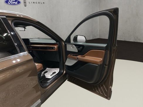 Used 2022 Lincoln Aviator Reserve w/ Equipment Group 201A image 18