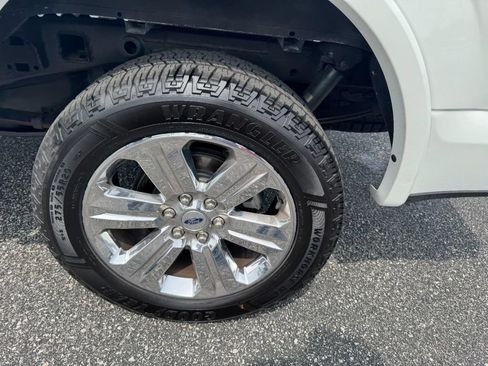 Used 2020 Ford F150 Lariat w/ Equipment Group 502A Luxury AWD/4WD image 6