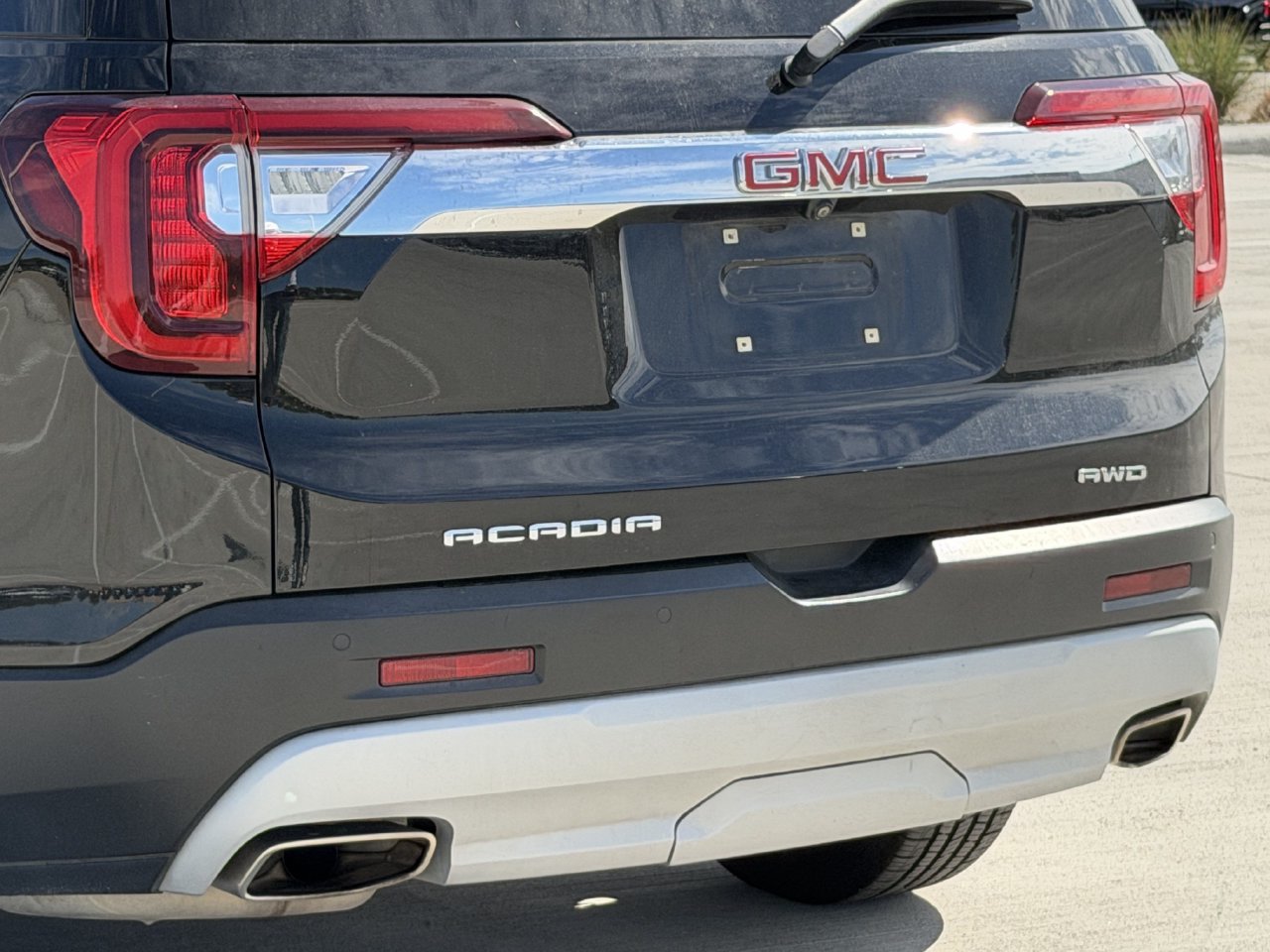 Used 2023 GMC Acadia SLT AWD/4WD image 6