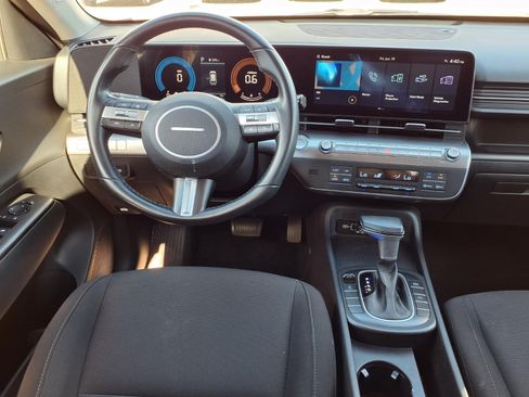 Used 2025 Hyundai Kona SEL AWD/4WD image 5