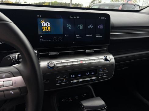 Used 2025 Hyundai Kona SEL image 21